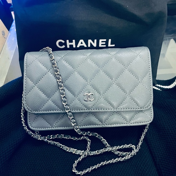 🔥CHANEL Quilted Vegan Leather Chain Crossbody sterling Gray wallet on chain - Picture 4 of 14